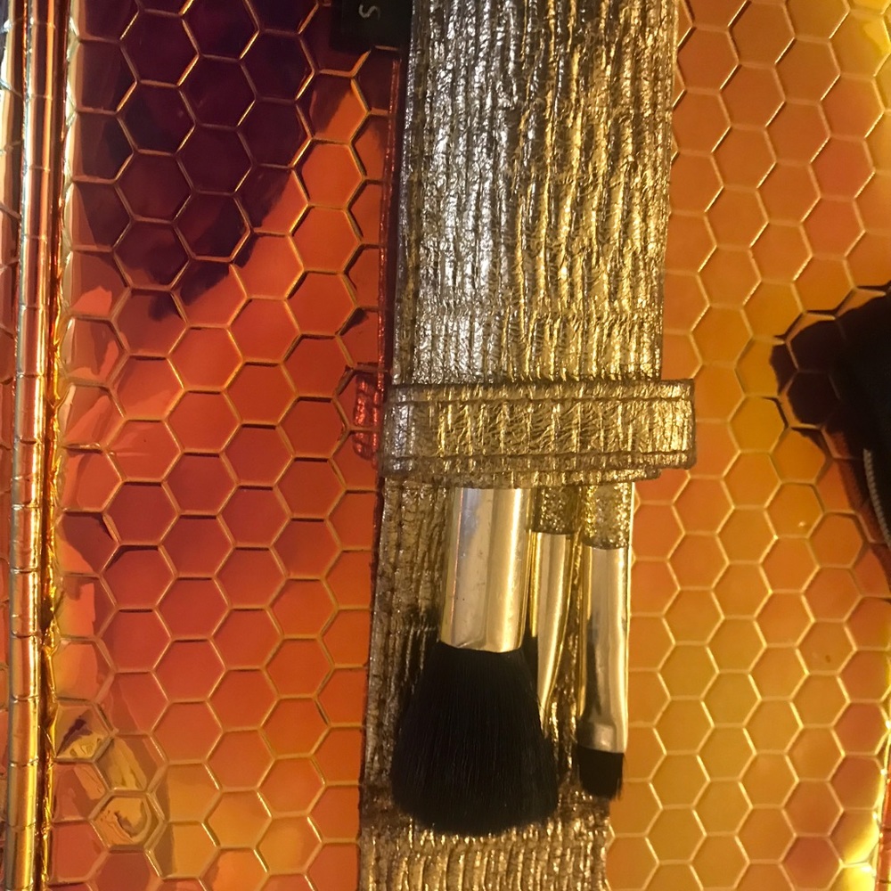 Makeup Brushes - Picture 2 of 7